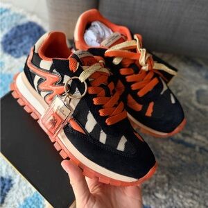 NWT Marc Jacobs The Jogger sneakers in black tiger multi colour